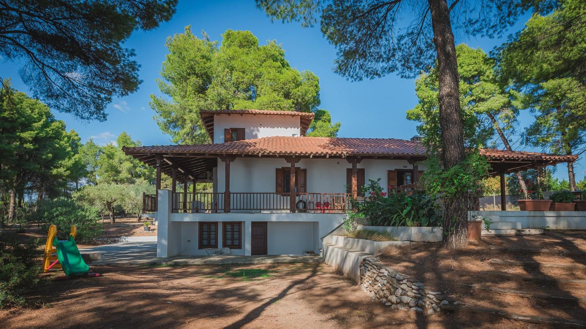 Squirrel Beach Front Villa, Metamorfosi Exterior foto