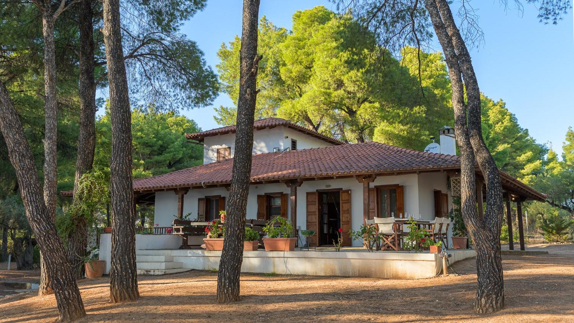 Squirrel Beach Front Villa, Metamorfosi Exterior foto