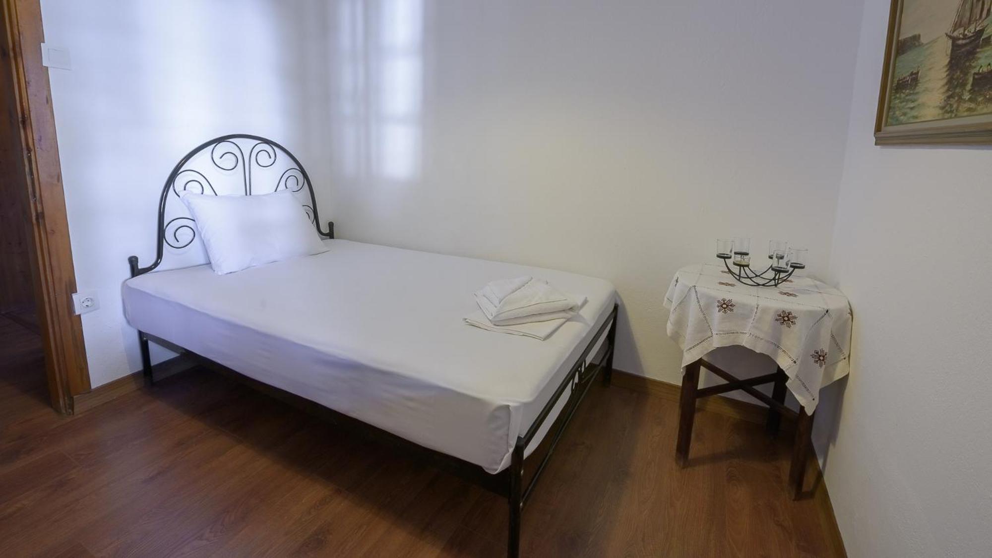 Squirrel Beach Front Villa, Metamorfosi Exterior foto